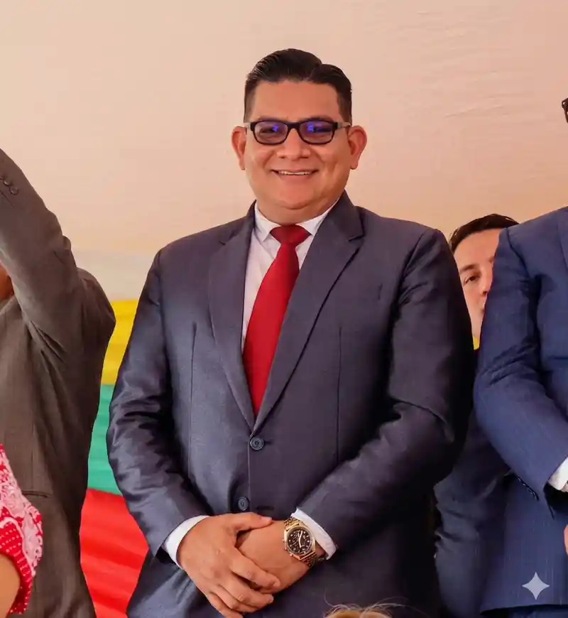 Foto VELASQUEZ LUCAS PAUL